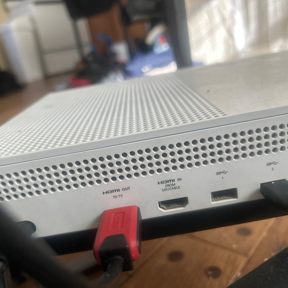 Xbox OneS - Picture 3 of 7